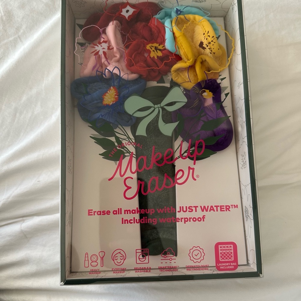 THE ORIGINAL MAKEUP ERASER set in a beautiful floral gift box.